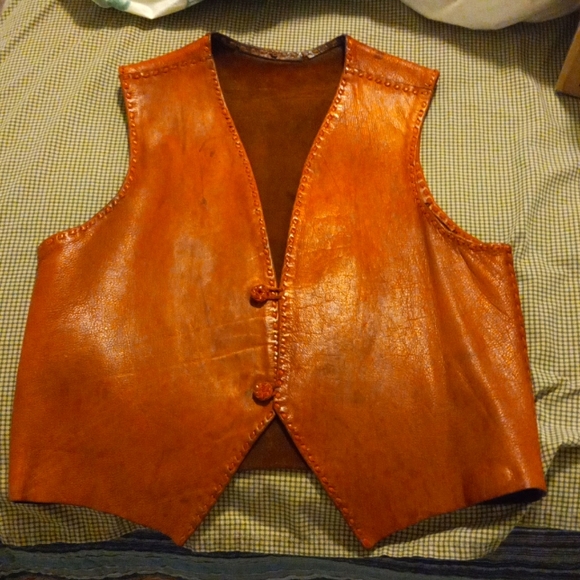 LEATHER VEST - Picture 2 of 11